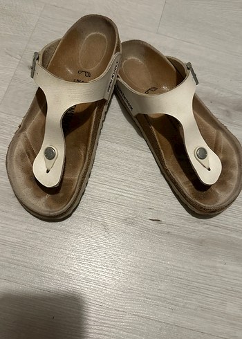 Beyaz Tokalı Kadın Terlik