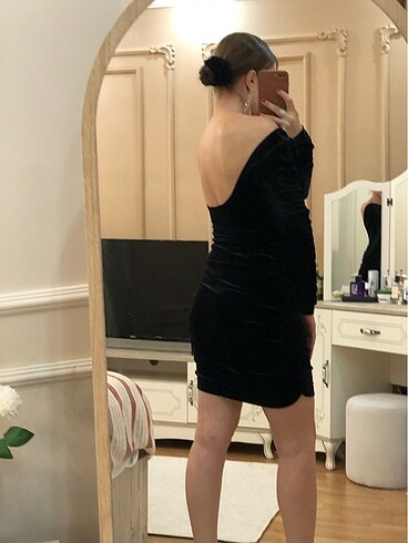 Kadife kısa davet elbisesi - Görsel 8