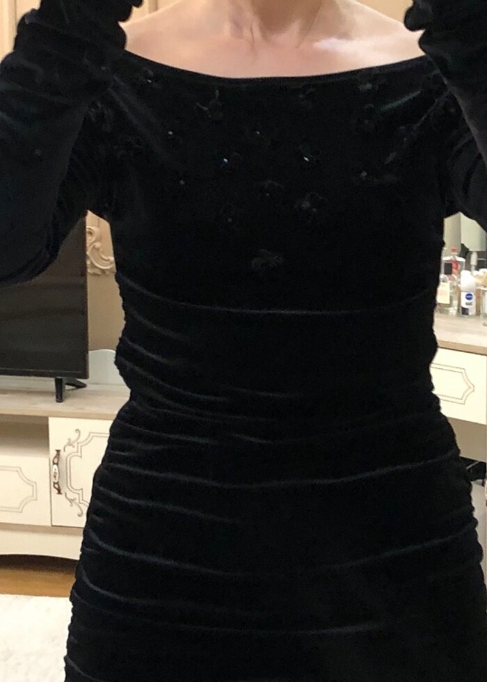 Kadife kısa davet elbisesi - Görsel 5