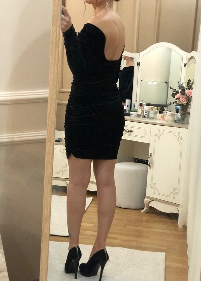 Kadife kısa davet elbisesi - Görsel 4