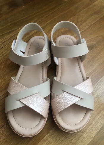 Kız Çocuk Bej Tokalı Sandalet - Görsel 2