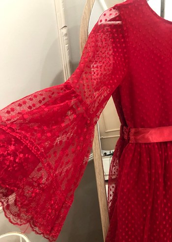 Kız Çocuk Kırmızı Dantel Detaylı Elbise - Görsel 4