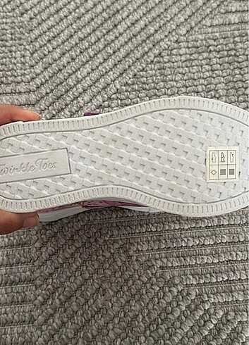 31 Beden pembe Renk Skechers ayakkabı