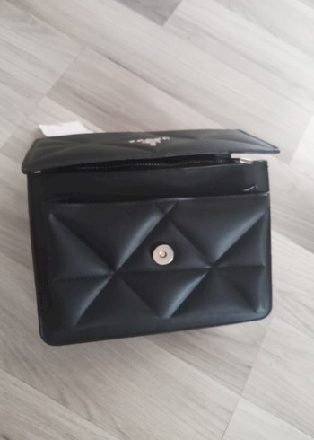 Prada Zincir Detaylı Siyah Prada Deri Çanta