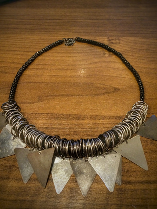 Metal kolye
