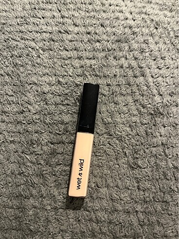 Wet n Wild Kapatıcı Light Ivory