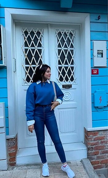 Sweatshirt