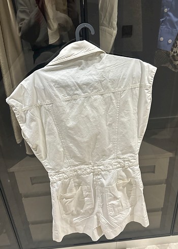 Düğmeli Beyaz Kolsuz Mini Tulum - Görsel 3