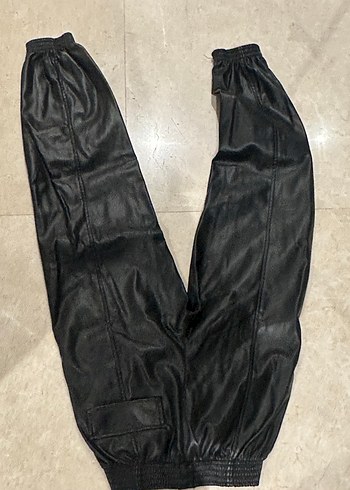 Kadın Siyah Deri Kemerli Midi Pantolon - Görsel 4