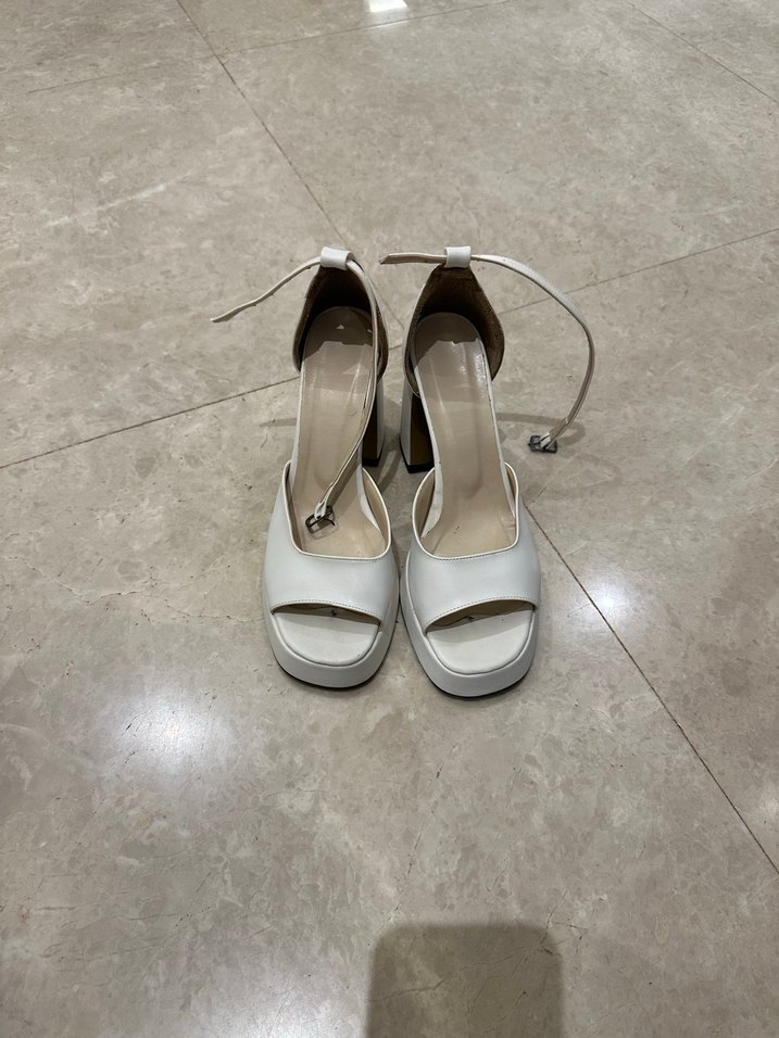 Tokalı Beyaz Kadın Topuklu Ayakkabı - Görsel 2