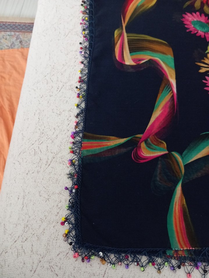 Boncuk Detaylı Çok Renkli Bohem Kadın Fuları - Görsel 3