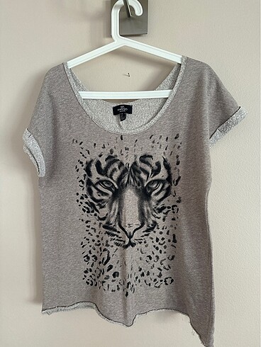 Desenlı kısa kollu tshirt