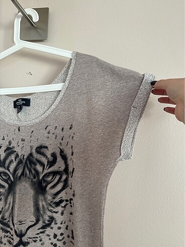 Mango Desenlı kısa kollu tshirt