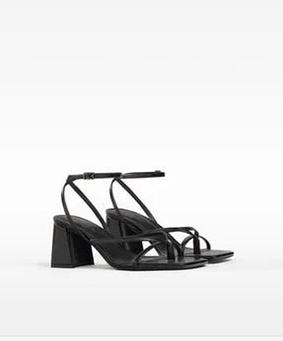 37 Beden siyah Renk Bershka topuklu sandalet