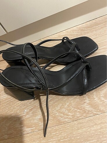 37 Beden Bershka topuklu sandalet