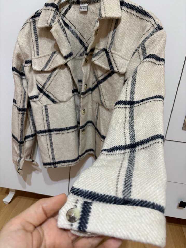 Düğmeli Ekose Desenli Bej Kadın Gömlek - Görsel 2