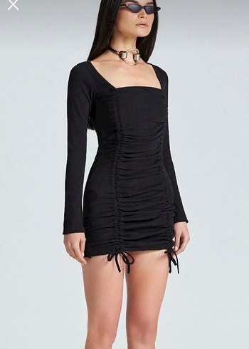 Siyah Büzgülü Mini Elbise - Görsel 2