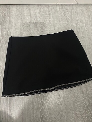 xs Beden Zara taşlı etek
