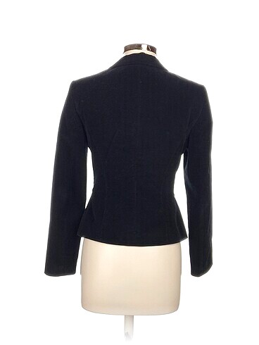 38 Beden Fabrika Blazer %70 İndirimli.