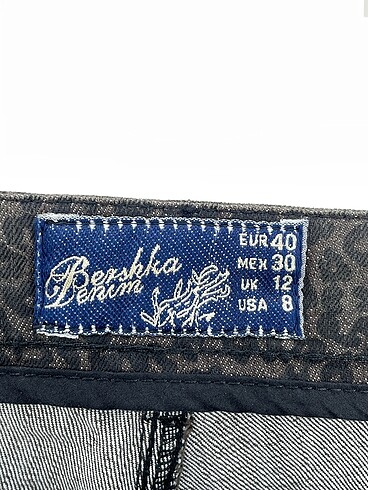 40 Beden çeşitli Renk Bershka Jean / Kot %70 İndirimli.