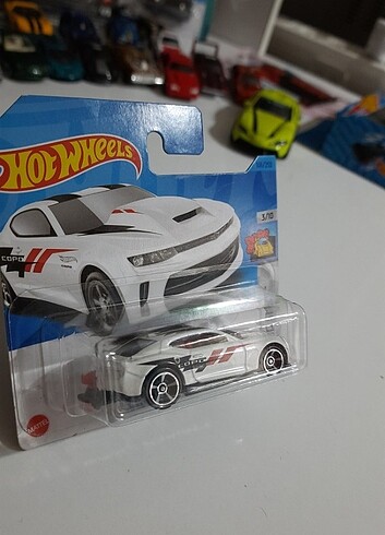  Beden Camaro hot wheels