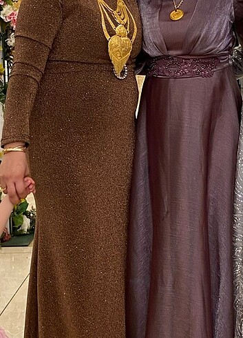 İki abiyede satılık bir defa giyinmis fiyatta yardım ci olurum