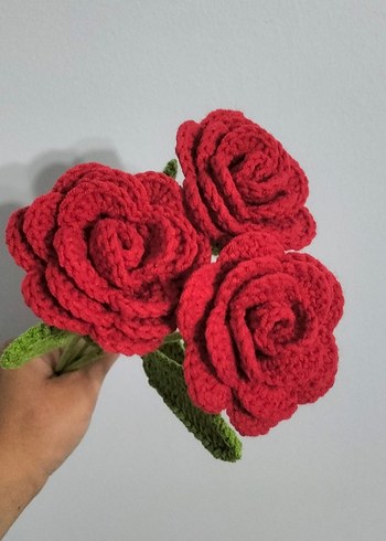  El Örgüsü Kırmızı Gül Buketi