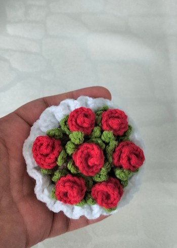 El Yapımı kırmızı gül buketi anahtarlık