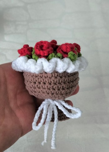 El Yapımı kırmızı gül buketi anahtarlık