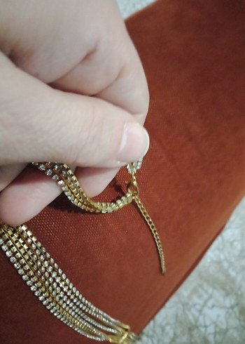 Parlak Uzun Kadın Kolye - Görsel 3