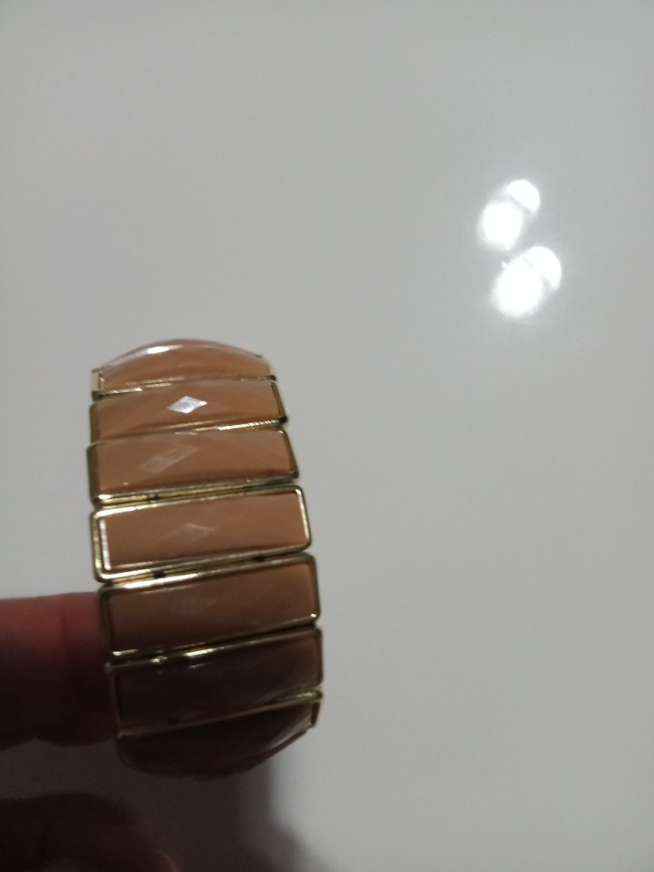 Bej Parlak Tokalı Kadın Bileklik - Görsel 2