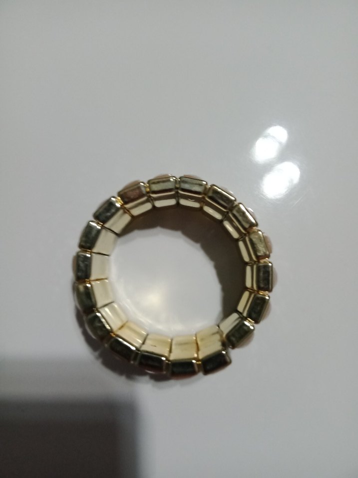 Bej Parlak Tokalı Kadın Bileklik - Görsel 3