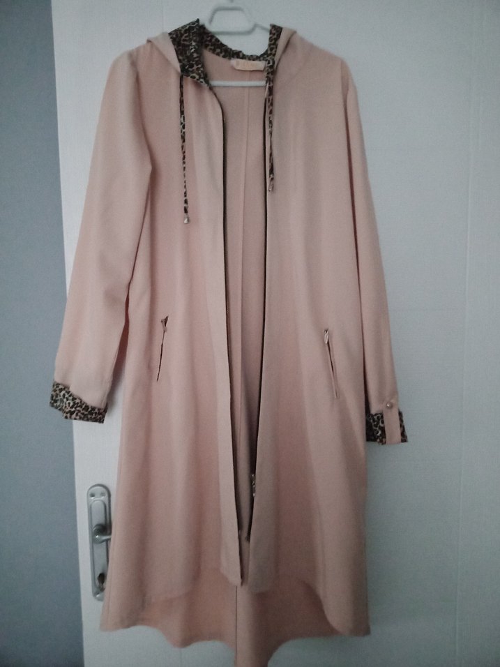 Ten rengi yazlık kapşonlu kap
44 beden - Görsel 3