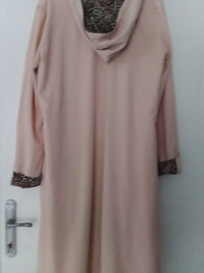 Ten rengi yazlık kapşonlu kap
44 beden - Görsel 4