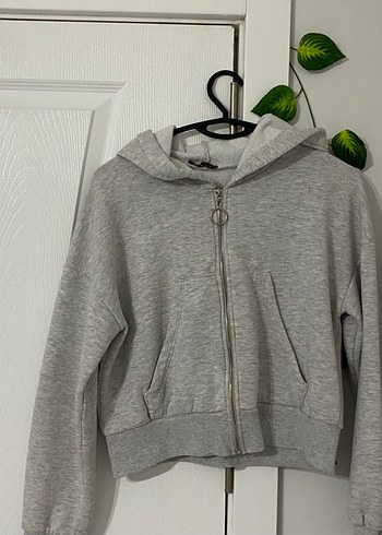 Gri Fermuarlı Kapüşonlu Kadın Sweatshirt