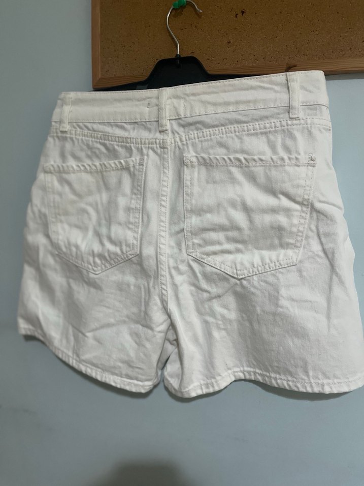 Beyaz Pamuklu Mini Kot Şort - Görsel 3