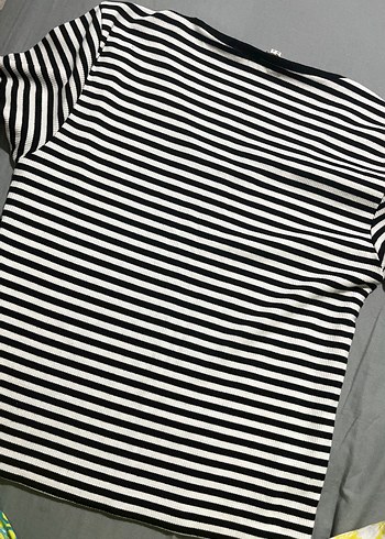 Siyah Beyaz Çizgili Kısa Kollu Kadın Tişört - Görsel 3