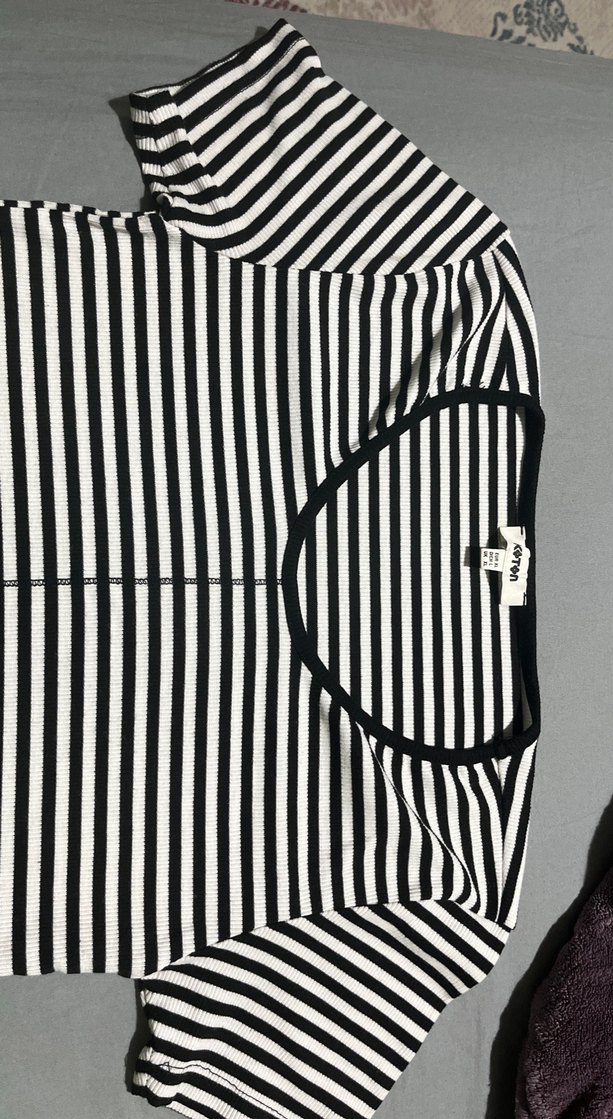 Siyah Beyaz Çizgili Kısa Kollu Kadın Tişört - Görsel 2