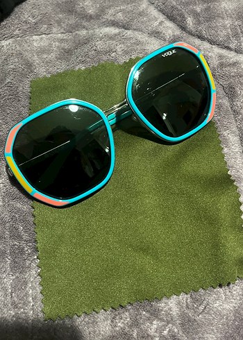 Renkli Retro Kadın Güneş Gözlüğü - Vogue - Görsel 3