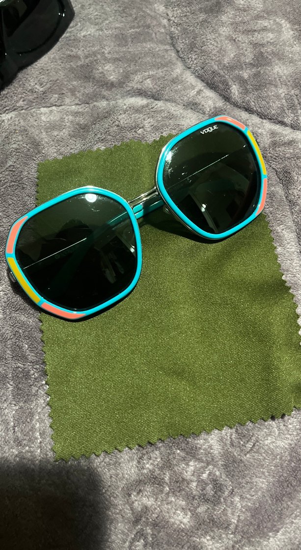 Renkli Retro Kadın Güneş Gözlüğü - Vogue - Görsel 3