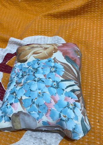 Çiçek Desenli Pastel Renkli Küçük Yastık TANE 50