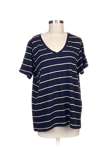 Mango T-shirt %70 İndirimli.