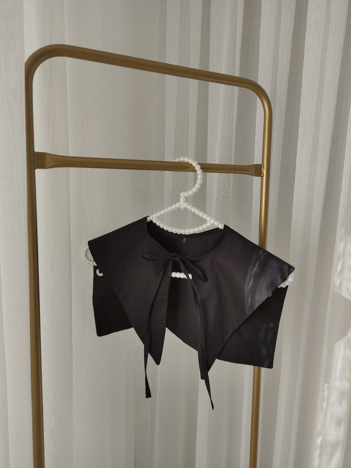 Düğmeli Siyah Gotik Yaka - Görsel 5