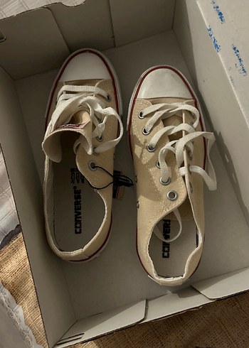 Kadın Beyaz Converse Düz Taban Sneakers