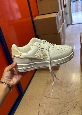 Yeni model sıfır Nike AirPods 40 numara