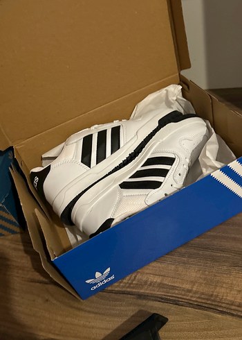 Adidas Erkek Spor Beyaz Siyah Sneaker