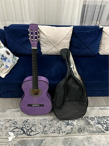 Yeni model sıfır gitar satıyorum