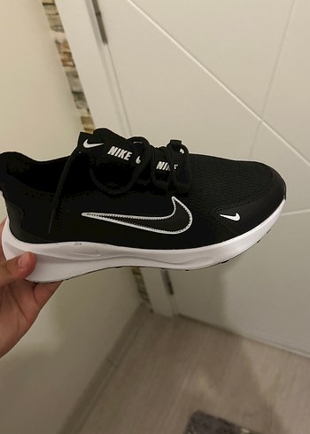Nike Siyah Bağcıklı Kadın Sneakers