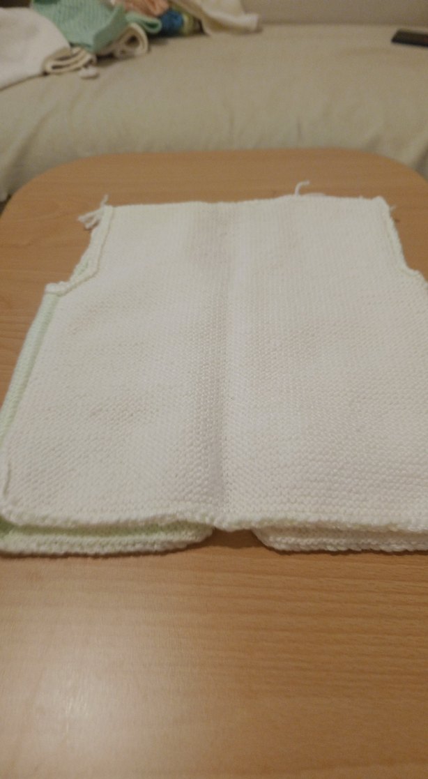 Beyaz El Örgüsü Bebek yelegi - Görsel 4