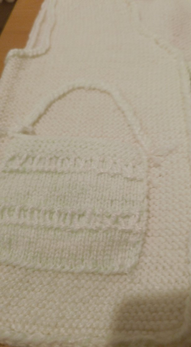 Beyaz El Örgüsü Bebek yelegi - Görsel 2